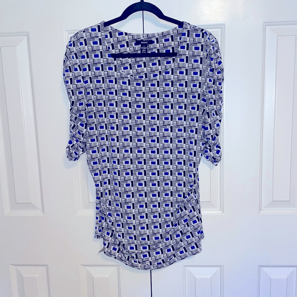 Alfani Top w/ Ruched 1/2 Sleeves & Gathering at Hips for a Fitted Look, Large